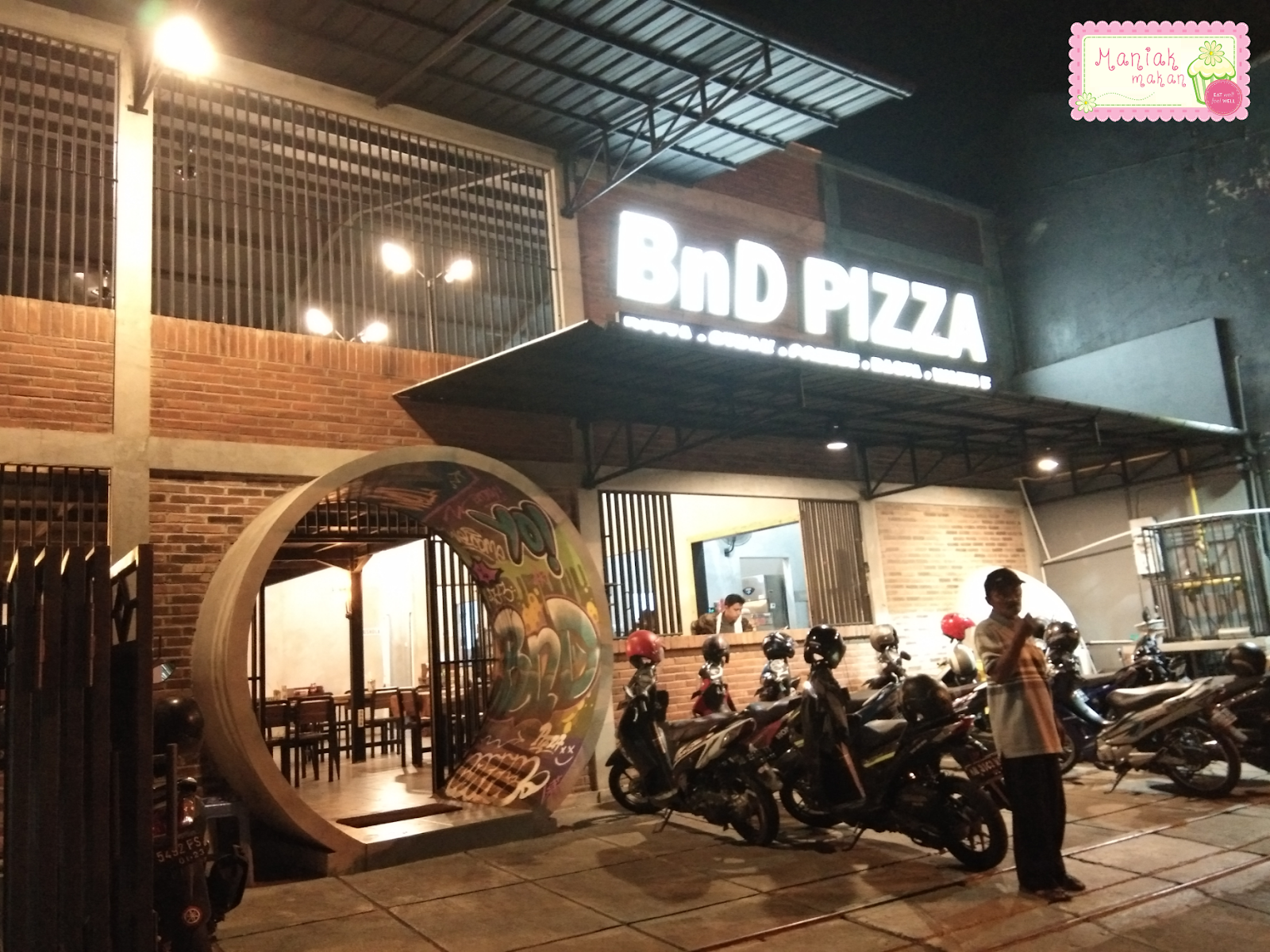  Di kota Solo ada tempat yang hits ya postingan IGnya BnD Pizza Solo