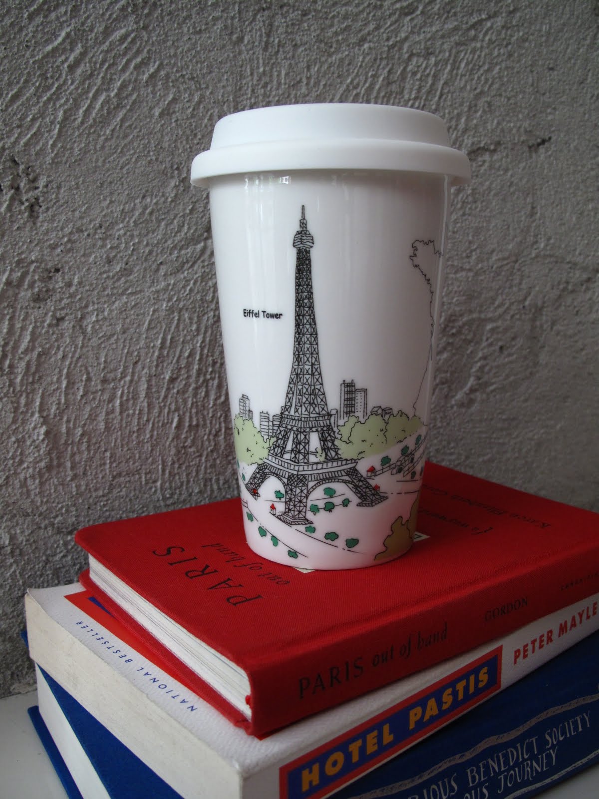 of Eiffel Tower and cups,