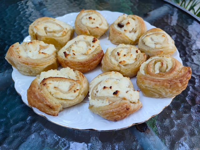 Mini serniczki w cieście francuskim