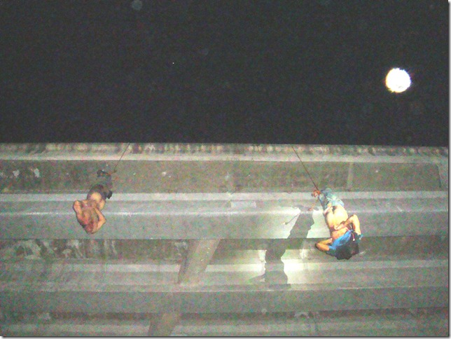colgados puente (25)