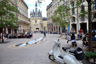 place du palais-Bordeaux-Comenfrance-école de français pour étrangers-FLE-french school for foreigners