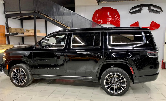 4 SUV bạc tỷ hiếm lạ về Việt Nam nửa đầu năm 2022: Xe Mỹ chiếm sóng, có mẫu chạy điện mạnh ngang siêu xe - Ảnh 5.