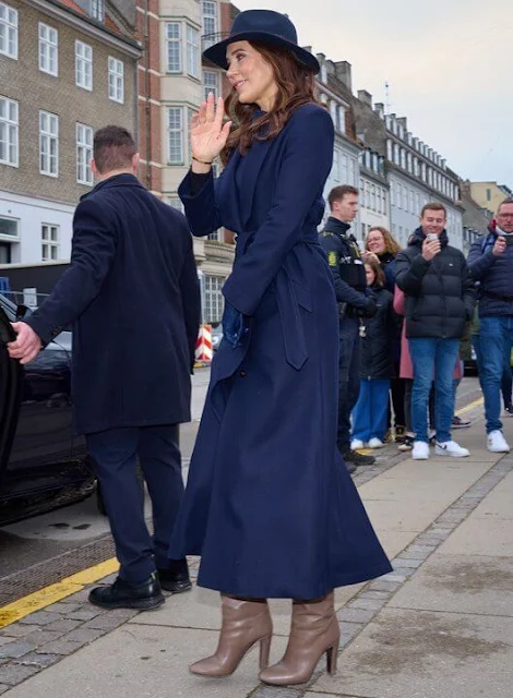 Queen Mary wore a navy blue Aignon trench coat by Fonnesbech Copenhagen, at the Museum of Danish Resistance