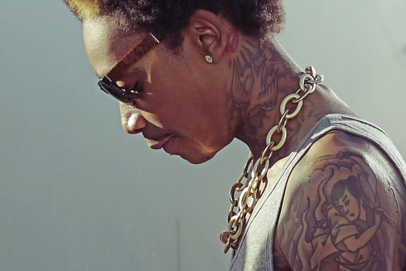 wiz khalifa roll up lyrics. +wiz+khalifa+roll+up+video