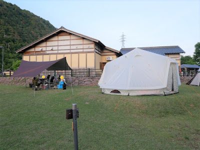 白山吉野オートキャンプ場　フリーサイト「ホ」　テント＆タープ