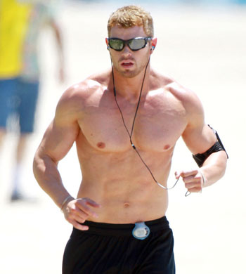 Kellan Lutz's Shirtless Workout Shows Off All His Muscles
