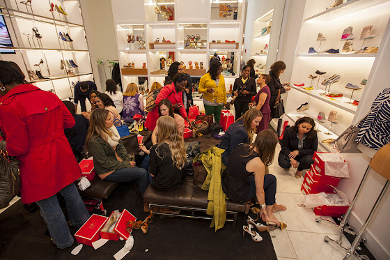 Fashion Junkies shop to support STEP UP WOMEN'S NETWORK 