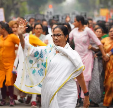  Bengali women are the safest, according to Mamata Banerjee, who meets them after the PM's charge