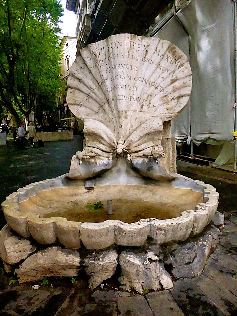 Fontana delle api-roma