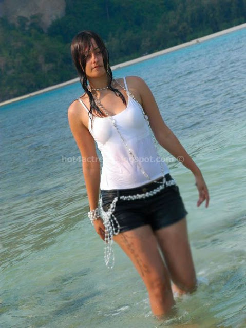 Kaveri Jha Hot wet beach photos
