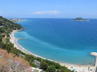 Italiaanse Riviera / Ligurië (strand tussen Alassio en Albenga: www.italiaansebloemenriviera.nl