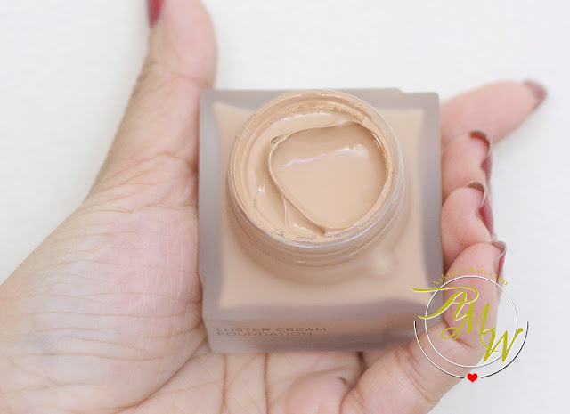 a photo of Kanebo Luster Cream Foundation Review in Ochre D by Nikki Tiu of www.askmewhats.com