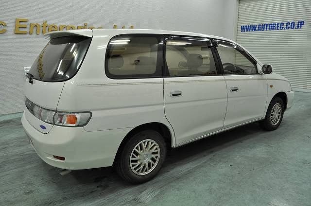 2000 Toyota Gaia to Nukualofa for Tonga