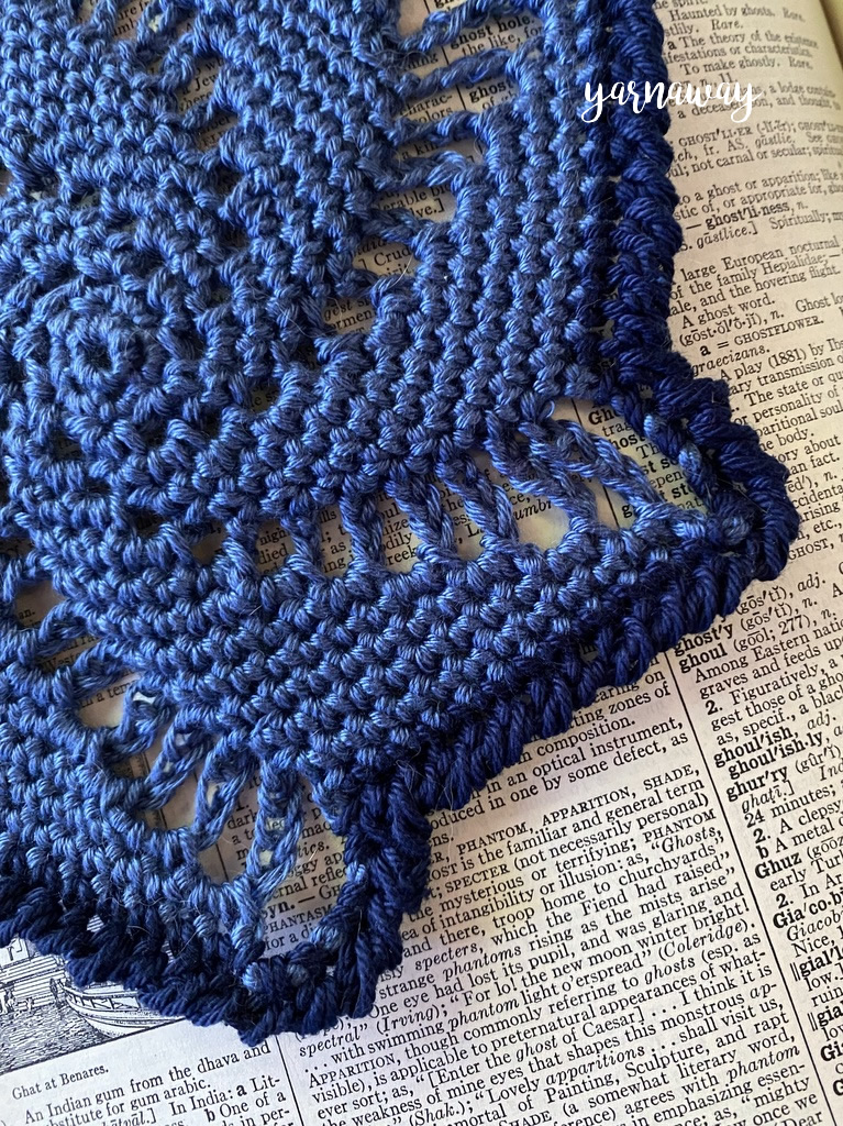 FREE Written Crochet Pattern: Book Sleeve - YARNutopia & More YARNutopia &  More