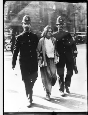 22-5-14, Londres, arrestations de suffragettes : [photographie de presse] / [Agence Rol]