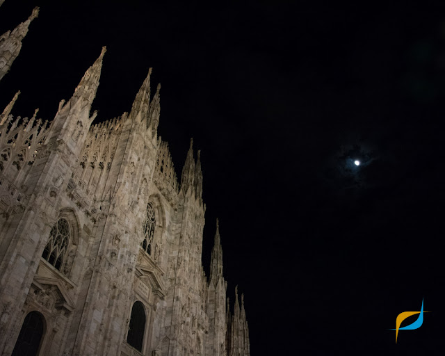 Duomo w nocy - Mediolan | Fitflames