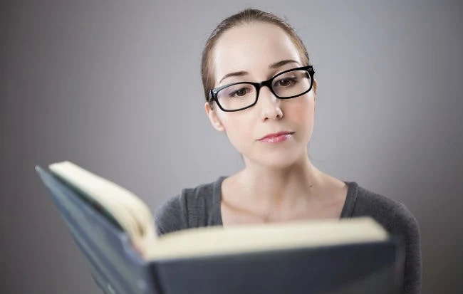 Studente a scuola di naturopatia