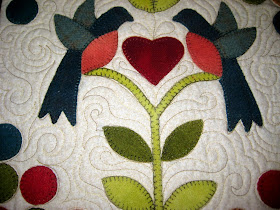 free motion quilting around applique