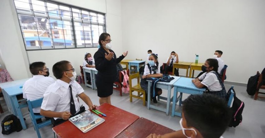 YA ES OFICIAL: Más de 185 mil docentes y auxiliares contratados recibirán bonificación por escolaridad de S/ 400.00 (D. S. Nº 132-2022-EF)