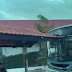 Motorista de ônibus perde controle e atinge parada na zona Leste de Manaus