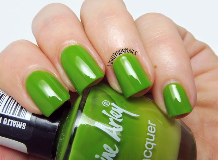 Smalto verde Catherine Arley 160 jelly green nail polish #nails #catherinearley #unghie #lightyournails