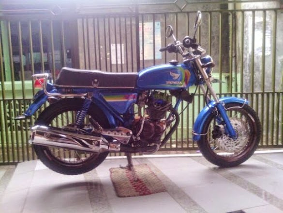 Tiger Modif Cb - Honda Tiger 2000 Modif CB - CB Indonesia / Terima kasih yang sudah dukung channel ini terus ikut setiap video agar tidak ketinggalan info seputar modifikasi honda cb.jangan lupa follow instagram.