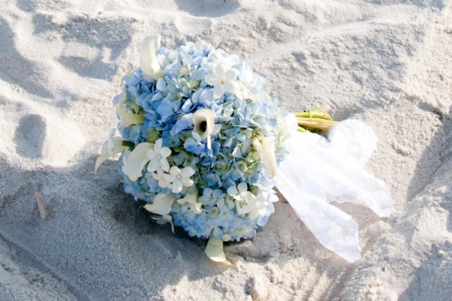 While brides can choose any flowers they wish for their beach wedding