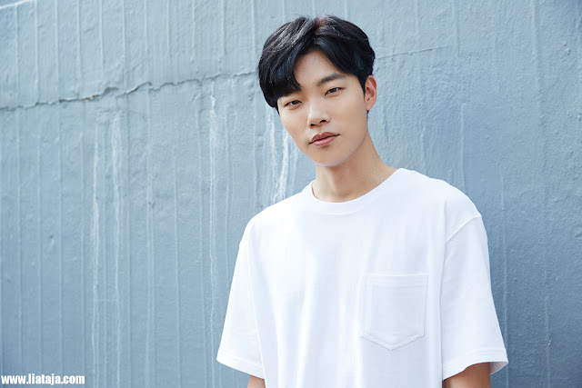 Foto Ryu Jun Yeol Yang Pacaran Dengan Hyeri | liataja.com