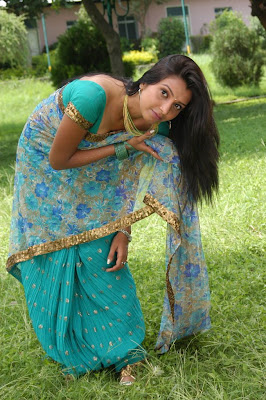 Actress Manjulika Hot Saree Photos