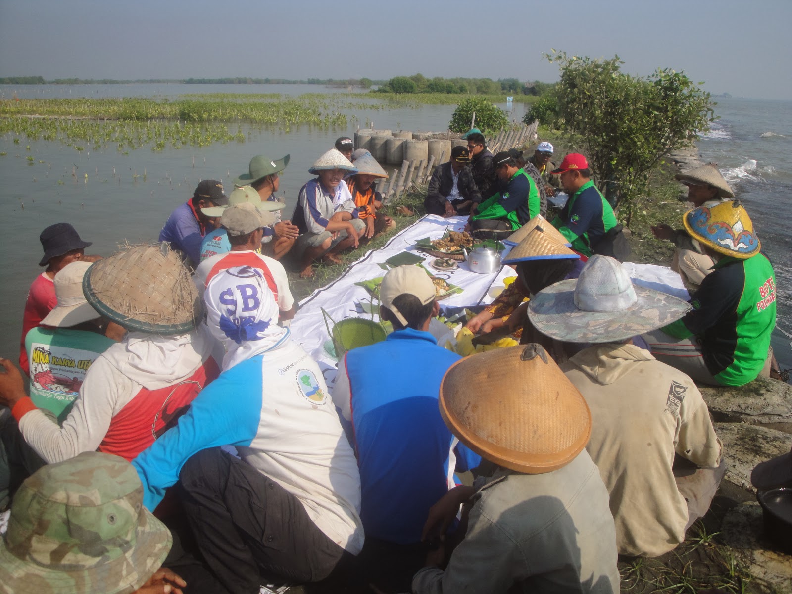 KEGIATAN PEMBANGUNAN SABUK PANTAI DARI BLH KOTA SEMARANG 