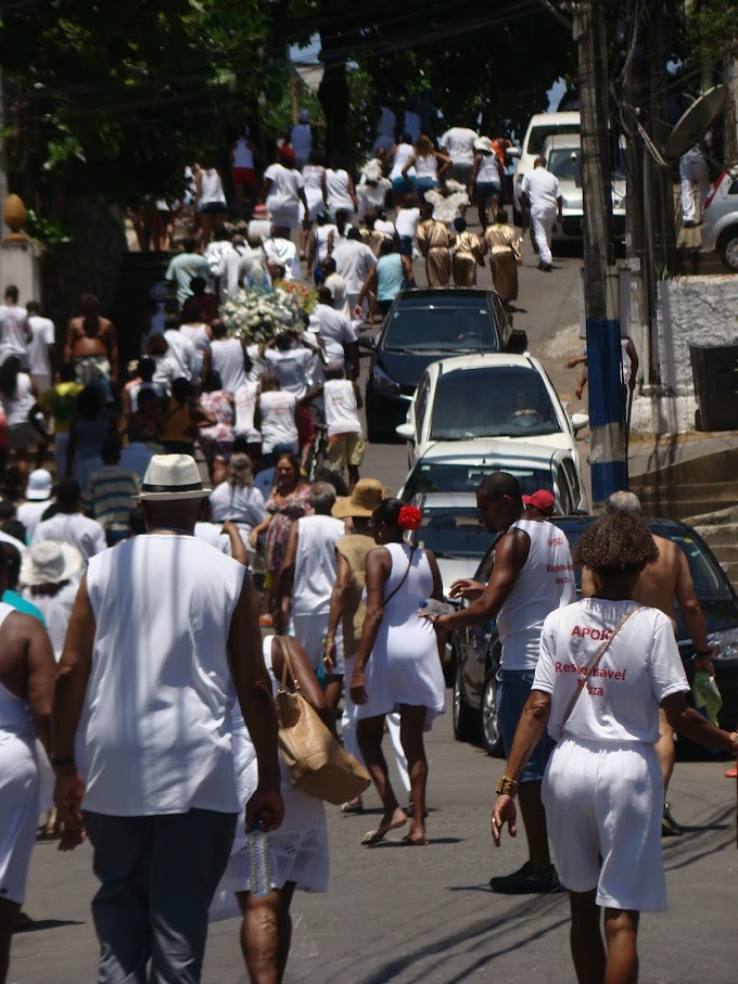 Romaria de São Lazaro tradição de mais de 70 anos nas ruas do Rio Vermelho