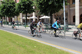 Amantes de la bici ponen en marcha un paseo urbano mensual por Barakaldo