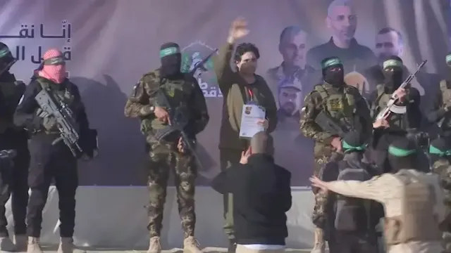 تبادل الأسرى، إسرائيل وحماس، معبر رفح، هدنة غزة، الصليب الأحمر، الأسرى الفلسطينيون، اتفاق وقف إطلاق النار، قطاع غزة، الجيش الإسرائيلي، كتائب القسام. تبادل الأسرى، إسرائيل وحماس، معبر رفح، هدنة غزة، الصليب الأحمر، الأسرى الفلسطينيون، اتفاق وقف إطلاق النار، قطاع غزة، الجيش الإسرائيلي، كتائب القسام.