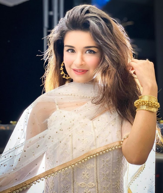 Avneet Kaur Picture and Wallpapers | Avneet Kaur | Avneet Kaur Pics 2020