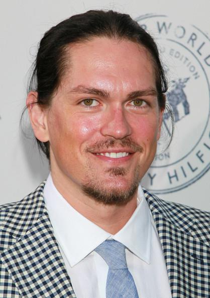 Steve Howey Profile pictures, Dp Images, Display pics collection for whatsapp, Facebook, Instagram, Pinterest, Hi5.