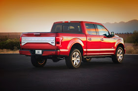 Rear 3/4 view of 2017 Ford F-150 4X4 SuperCrew Platinum