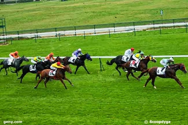 Cristian Demuro 2 vittorie in 2 giorni in Francia. Mercoledì Rosendhal a Longchamp, giovedì O'Brianth a Fontainebleau. Quota 5 per Demurino in Francia nel 2013..e domenica c'è il Jockey Club con Biz The Nurse