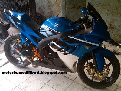 Modifikasi yamaha byson warna biru body ninja 4 tak 