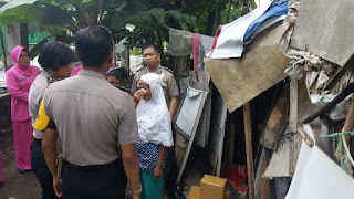 Polisi Peduli, Polsek Tegalrejo Berikan Bantuan Sembako Kepada Warga Yang Kurang Mampu 