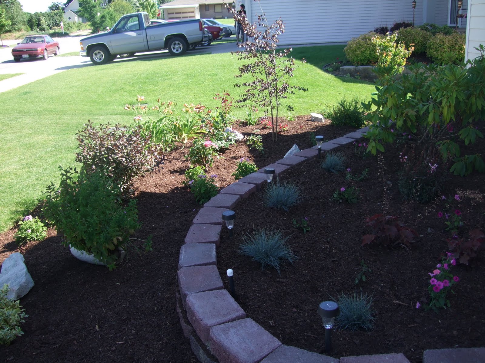 front yard landscaping on The Folks At Home  Front Yard Landscaping