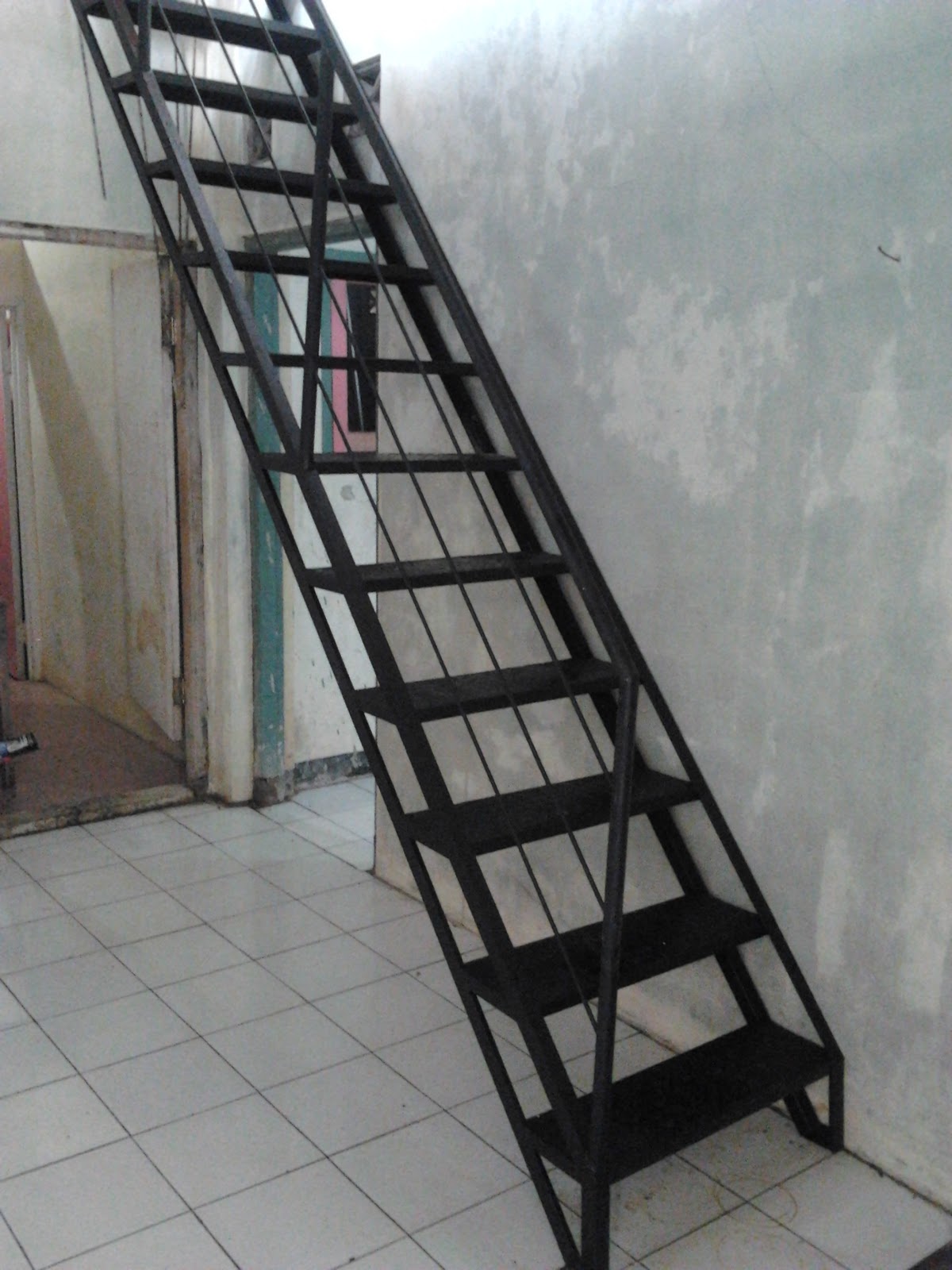 Bajatama Mandiri Konstruksi  Konstruksi  tangga 