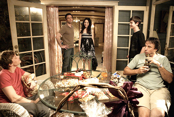 weeds season 1. In Weeds Season 6 Episode 11