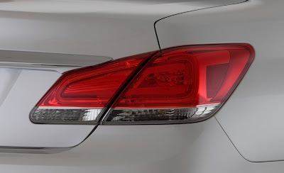 2011 Toyota Avalon Rear Light