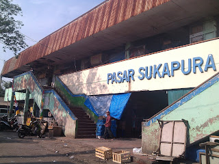 Pasar Sukapura Cilincing Jakarta Utara .   