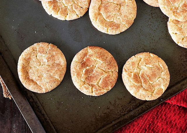 Different Cake Mix Snickerdoodles Crackle Patterns with Different Dough Resting Times Image