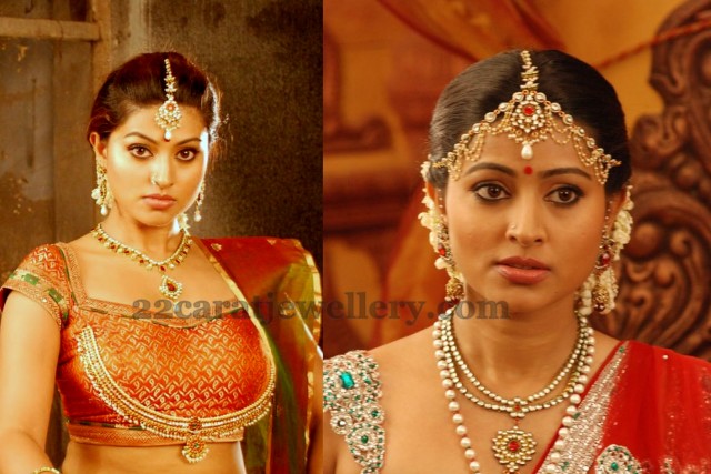 Sneha Polki Necklce and Tika