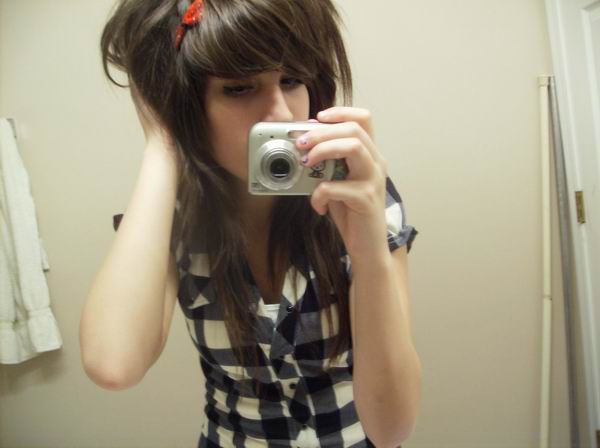 scene girls long hairstyle with bangs picture
