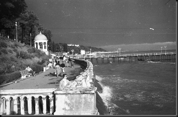 Everybody To The Black Sea