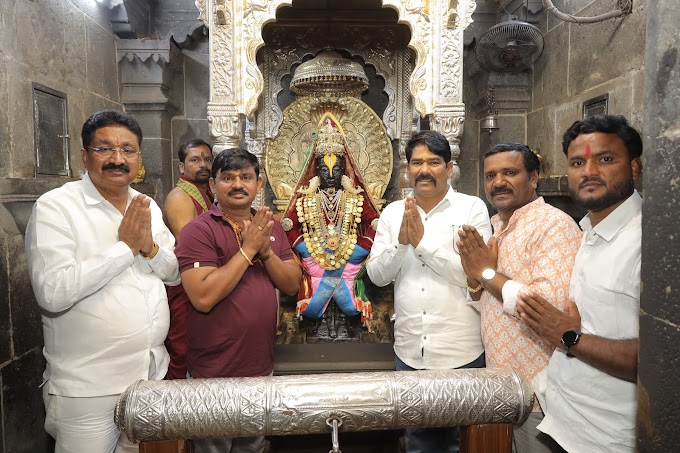 चांडाळ चौकडीच्या करामती या वेबसिरीजच्या मंडळींनी घेतले श्री विठ्ठल रुक्मिणी मातेचे दर्शन 