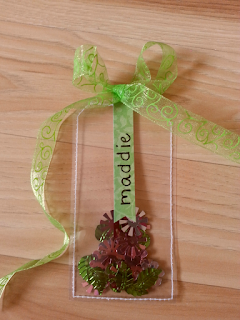 fresh crafts: clear shaker gift tag with sequins